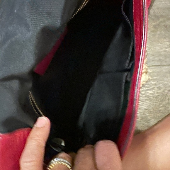 Marc Jacobs cranberry crossbody purse - Picture 5 of 11